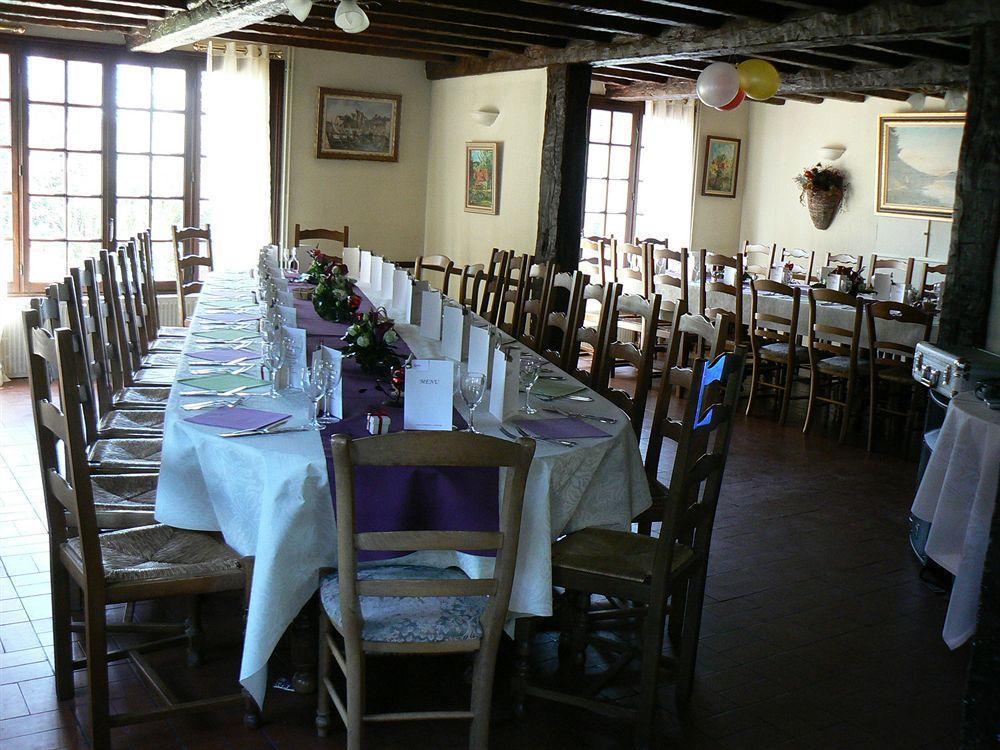 Logis Hotel Restaurant Auberge Saint Martin Surville  Exterior photo
